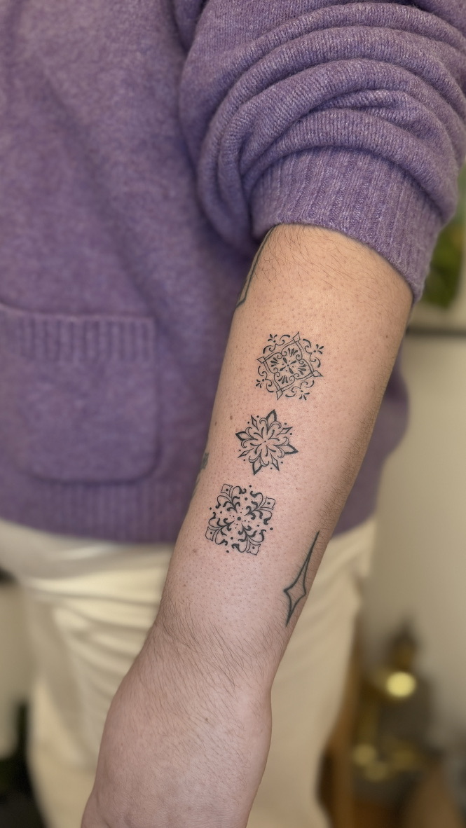 blue tile tattoo porto